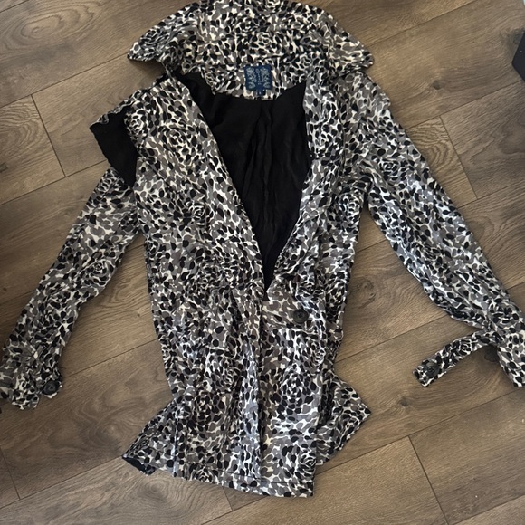 Leopard Print Long Sleeve Jacket - Picture 1 of 1